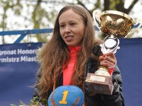 DSC 0219  Izabela Parszyczyńska – I miejsce w kategorii open kobiet – tydzień później został najlepsza Polką w ORLEN Marathon. Brawo!