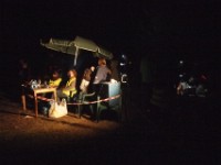 Stolik sędziowski gdzieś w mroku…